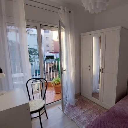 Rent this 3 bed room on Carrer de Jaume Pinent in 58I, 08042 Barcelona