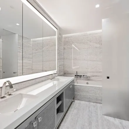 Rent this 4 bed apartment on 35 Hudson Yards in 35 Hudson Boulevard West, New York