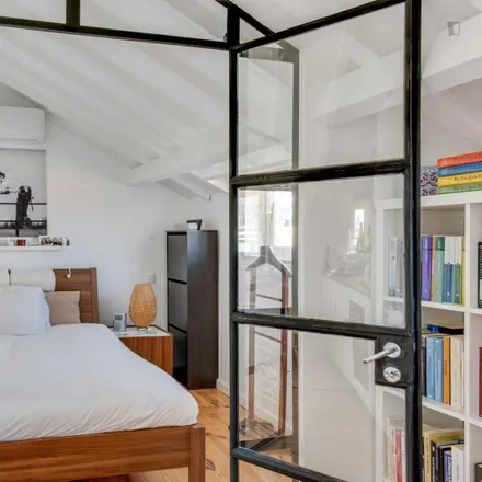 Rent this 1 bed apartment on Prime Dental Clinic in Travessa da Fábrica das Sedas 22A, 1250-136 Lisbon