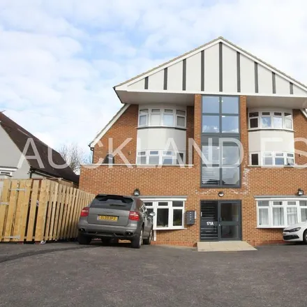 Image 1 - 11 The Close, Potters Bar, EN6 2HY, United Kingdom - Apartment for rent