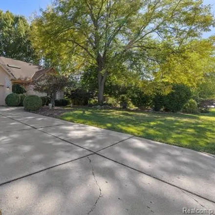 Image 2 - 31281 Country Ridge Circle, Farmington Hills, MI 48331, USA - House for rent