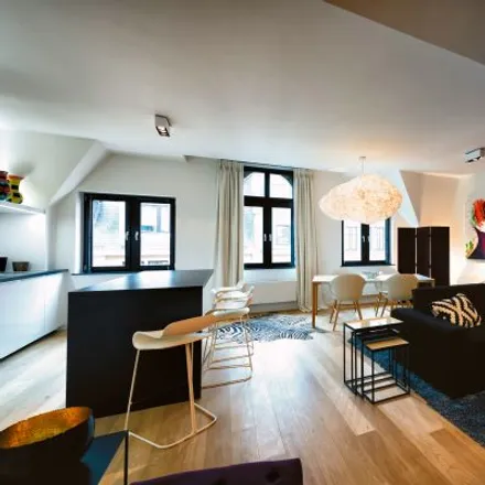Image 3 - Charles' Home, Rue de la Montagne - Bergstraat 50, 1000 Brussels, Belgium - Apartment for rent