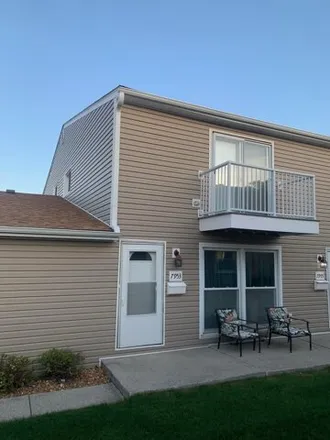 Rent this 3 bed condo on 7953 164th Ct Unit 795 in Tinley Park, Illinois