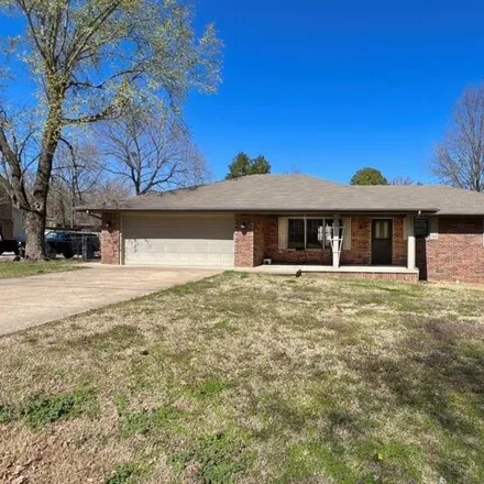 Buy this 3 bed house on 607 Kirby Drive in Mountain Home, AR 72653