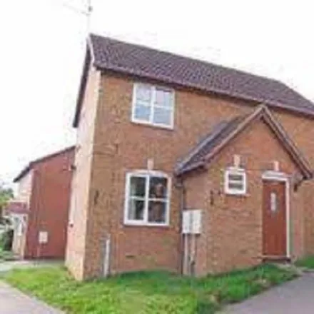 Rent this 3 bed house on Chatsworth Drive in Wellingborough, NN8 5FB