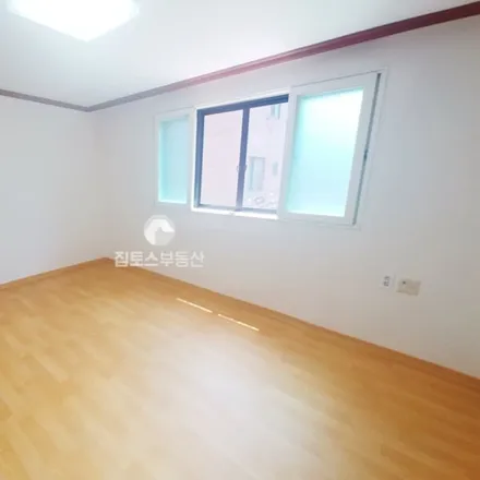 Rent this 3 bed apartment on 서울특별시 서초구 양재동 16-26