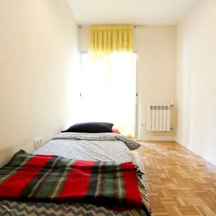 Rent this 2 bed apartment on Madrid in Calle Chiquinquira, 30