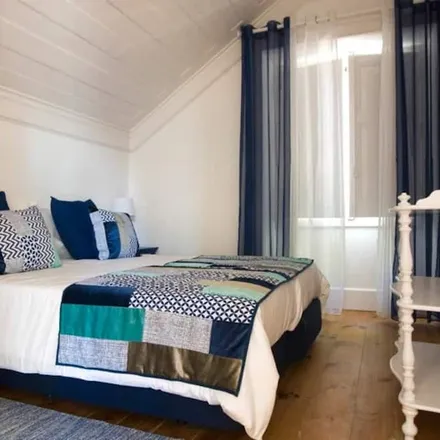 Rent this 5 bed apartment on Cascais in Largo da Estação, 2750-340 Cascais
