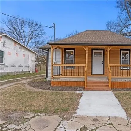 Buy this 2 bed house on 613 Leroy Street in Osawatomie, Miami County