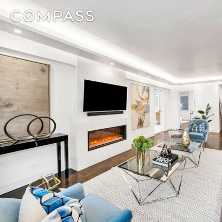 Image 2 - 5 East 67th Street, New York, NY 10065, USA - Apartment for sale