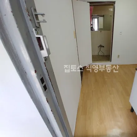 Rent this studio apartment on 서울특별시 마포구 합정동 367-25