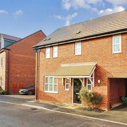 Buy this 3 bed house on Lelleford Close in Long Lawford, CV23 9FP