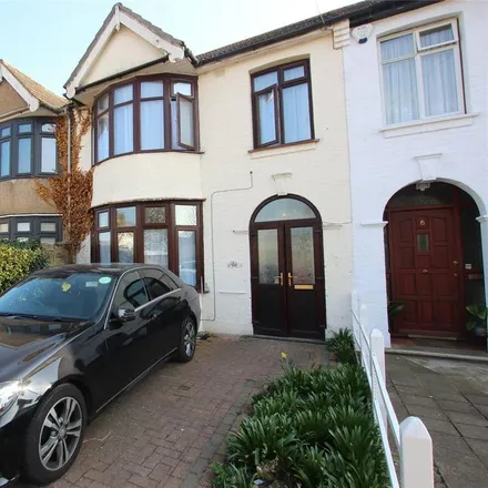 Rent this 3 bed house on 8 Arterial Avenue in London, RM13 9NP