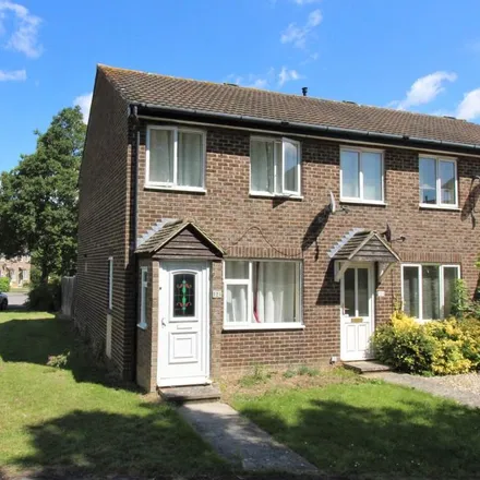 Rent this 2 bed townhouse on Sevenfields in Highworth, SN6 7NQ