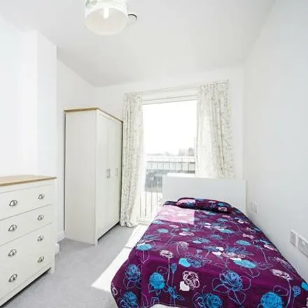 Image 8 - 4 Decapod Street, London, E15 1GE, United Kingdom - Room for rent