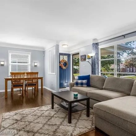 Image 3 - 1614 Aline Drive, Grosse Pointe Woods, MI 48236, USA - House for sale