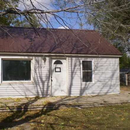 Buy this 1 bed house on 2022 West 4th Street in Grand Island, NE 68803