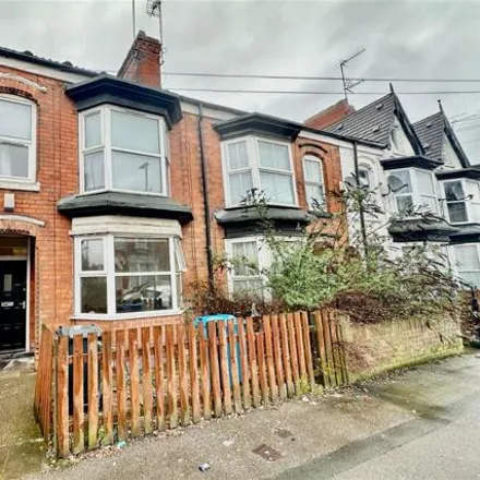 Buy this 5 bed townhouse on May Street in Hull, HU5 1PQ