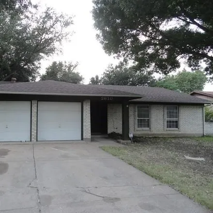 Rent this 3 bed house on 2530 East Williamsburg Manor in Arlington, TX 76014