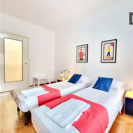 Rent this 3 bed apartment on Ottica Valsecchi in Viale Lunigiana, 20125 Milan MI