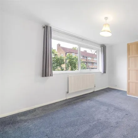 Image 4 - Abbess Close, London, SW2 3BN, United Kingdom - Apartment for rent