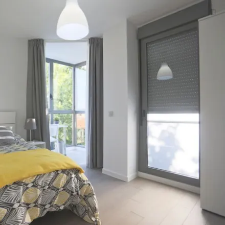 Rent this 7 bed room on Madrid in Calle de Mira el Sol, 19