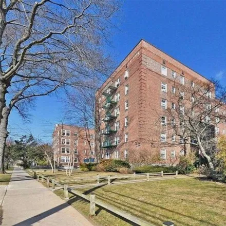 Buy this studio apartment on 30 Cathedral Avenue in Village of Hempstead, NY 11550