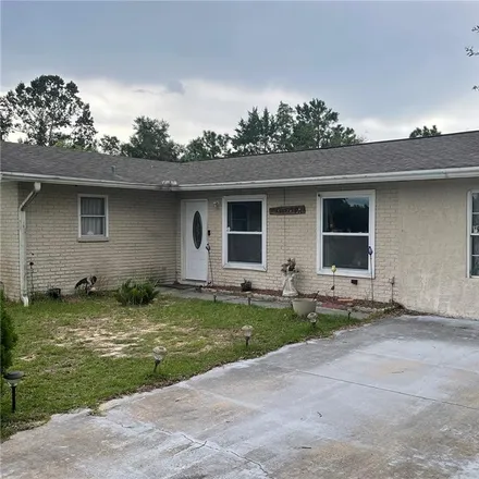 Buy this 3 bed house on SE Maricamp Road in Ocala, FL 34471
