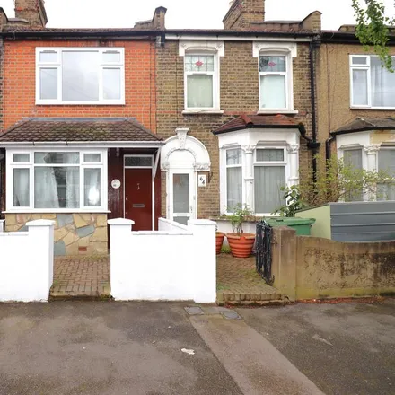Rent this 3 bed townhouse on Upperton Road West in London, E13 9LS