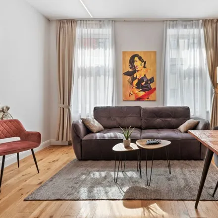 Rent this 3 bed apartment on Haslingergasse 4 in 1170 Vienna, Austria