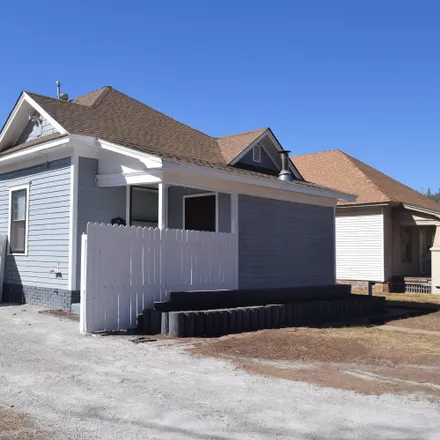 Buy this 2 bed house on 714 North 7th Street in Enid, OK 73701