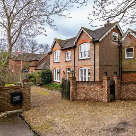 Buy this 5 bed house on Maidstone Road in Sutton Valence, ME17 3GJ