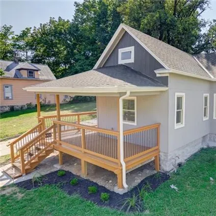 Buy this 2 bed house on 1812 Elmwood Avenue in Kansas City, MO 64127