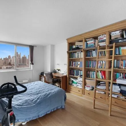 Image 4 - 1801 1st Avenue, New York, NY 10128, USA - Apartment for sale