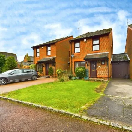 Buy this 3 bed house on 25 Nutmeg Close in Reading, RG6 5GX