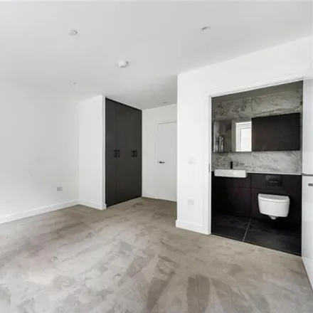 Image 9 - Friary Road, London, W3 6ZE, United Kingdom - Room for rent
