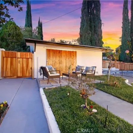 Image 8 - Alley ‎86100, Los Angeles, CA 91307, USA - House for sale
