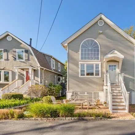Rent this 3 bed house on 11 Greenwood Place in Harborview, Norwalk