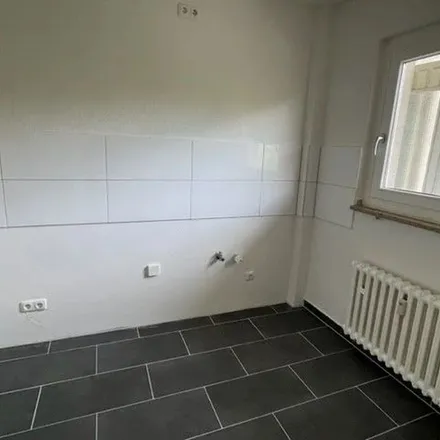 Image 3 - Hugo-Bansen-Straße 2, 47229 Duisburg, Germany - Apartment for rent