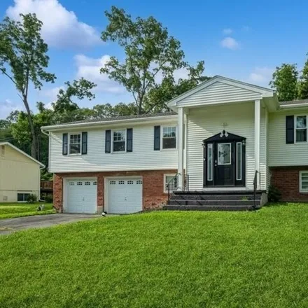 Buy this 5 bed house on 1 Old Silvermine Pl in Poughkeepsie, New York