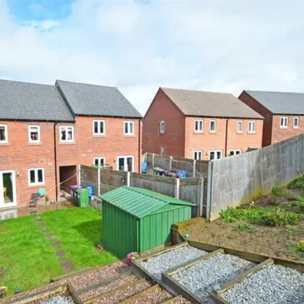Buy this 3 bed townhouse on Wray Drive in Pontesbury, SY5 0FF