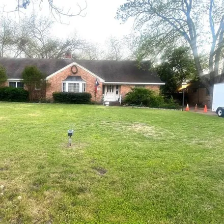 Buy this 4 bed house on 1246 Southwood Boulevard in Arlington, TX 76013