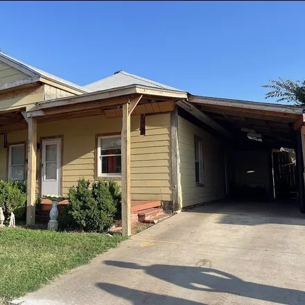 Buy this 3 bed house on 1117 East Maple Avenue in Enid, OK 73701
