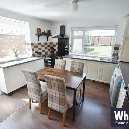 Rent this 3 bed duplex on The Wolds in Cottingham, HU16 5LG