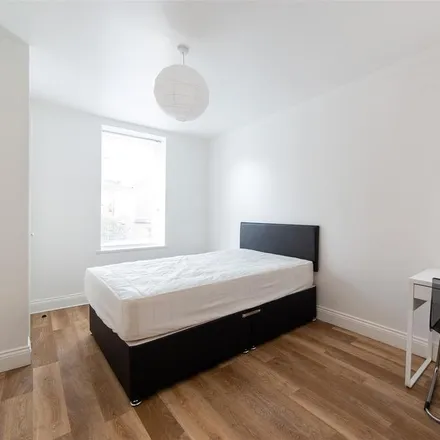 Image 5 - Jesmond Park Guest House, 74-76 Queens Road, Newcastle upon Tyne, NE2 2PR, United Kingdom - Apartment for rent