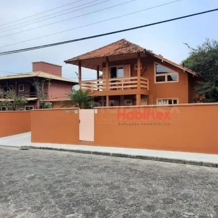 Buy this 5 bed house on Servidão Elpídio da Rocha in Rio Tavares, Florianópolis - SC