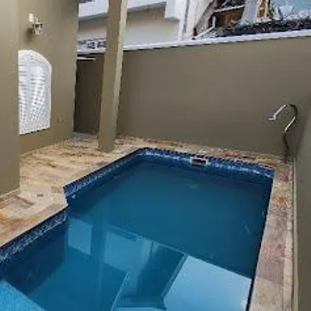 Rent this 3 bed house on Rua Sebastião Nestor de Almeida in Nova Guará, Guaratinguetá - SP