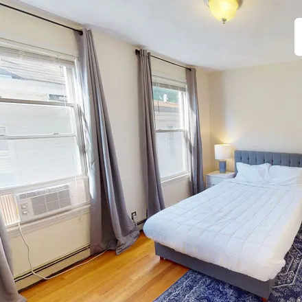 Rent this 6 bed room on 29 Spring Garden Street
