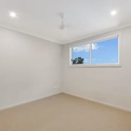 Image 3 - Mellish Parade, Glenfield NSW 2167, Australia - Apartment for rent