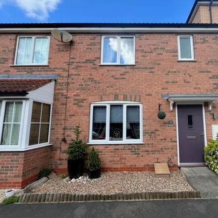 Rent this 3 bed townhouse on Harrow Lane in Scartho, DN33 3TQ